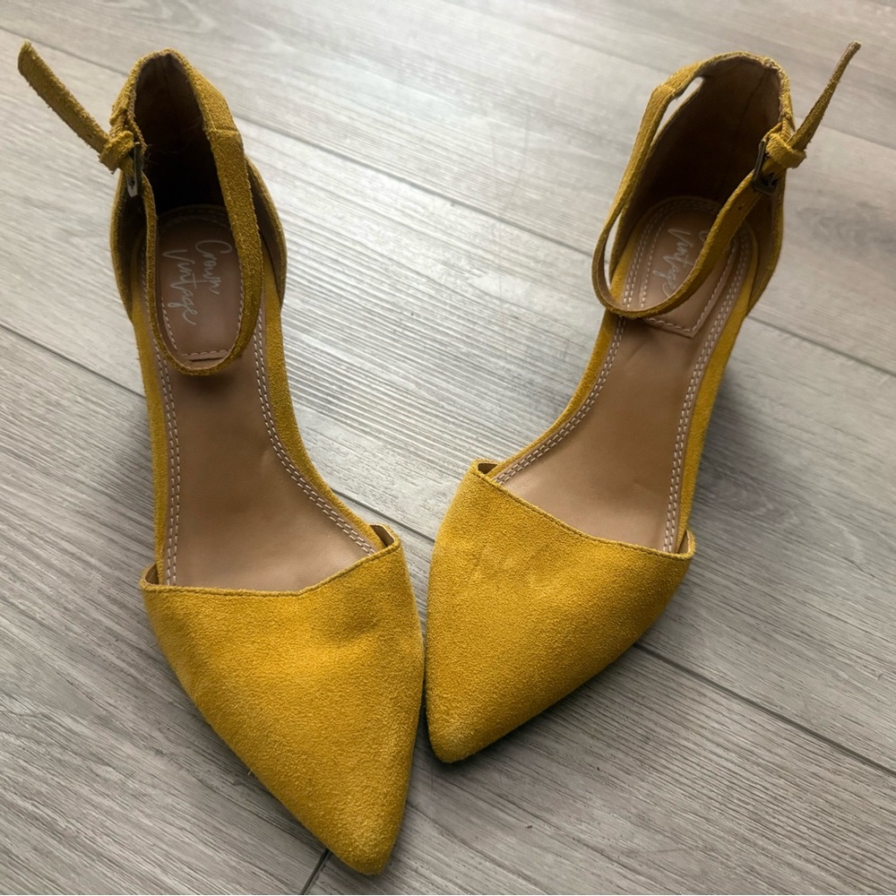 Crown Vintage Suede Mustard Yellow Heels Sz 6M - Picture 2 of 5
